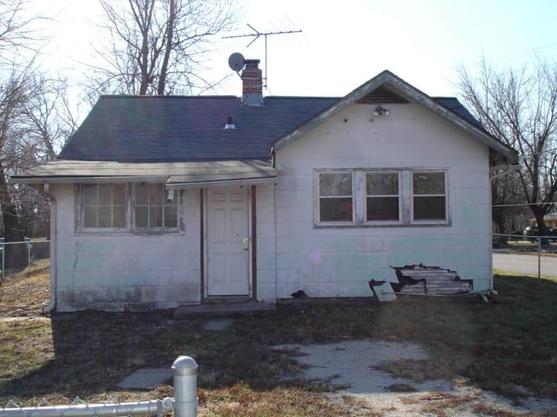 Asbestos Threats Lurking In Older Homes