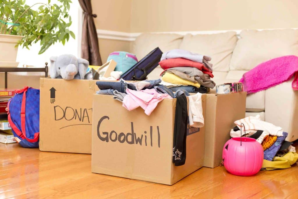 Simple Steps to Declutter Your Home This Spring